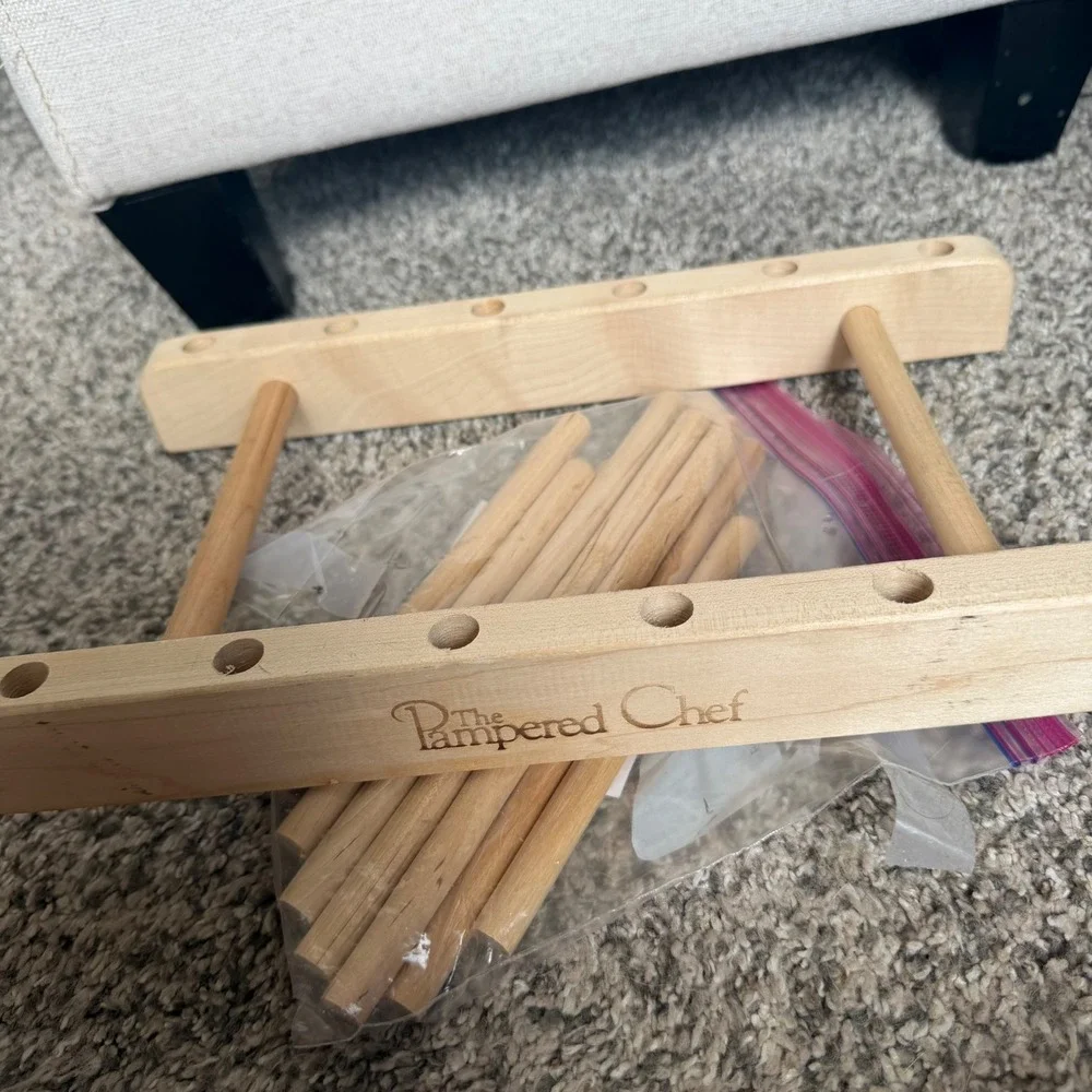 The Pampered Chef Wooden Drying Rack Cooling Stand with Removable Pegs Natural